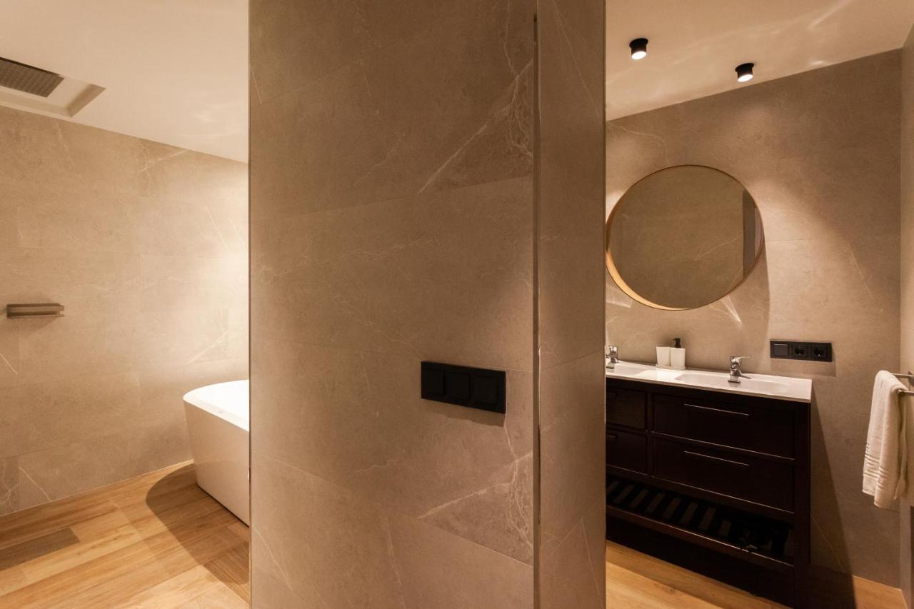 King Suite Spa Bath